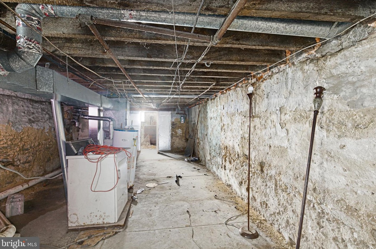 2413 Hagert St, Philadelphia PA  19132-4230 exterior