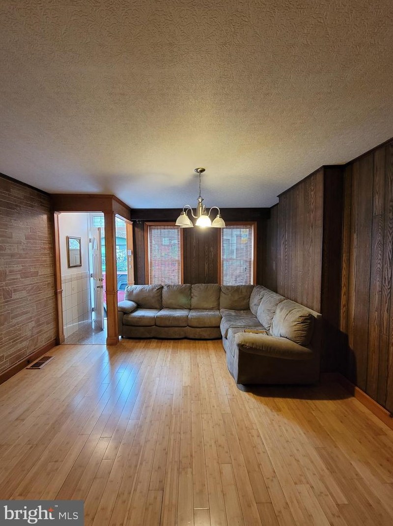 1903 Palethorp St, Philadelphia PA  19122-2303 exterior
