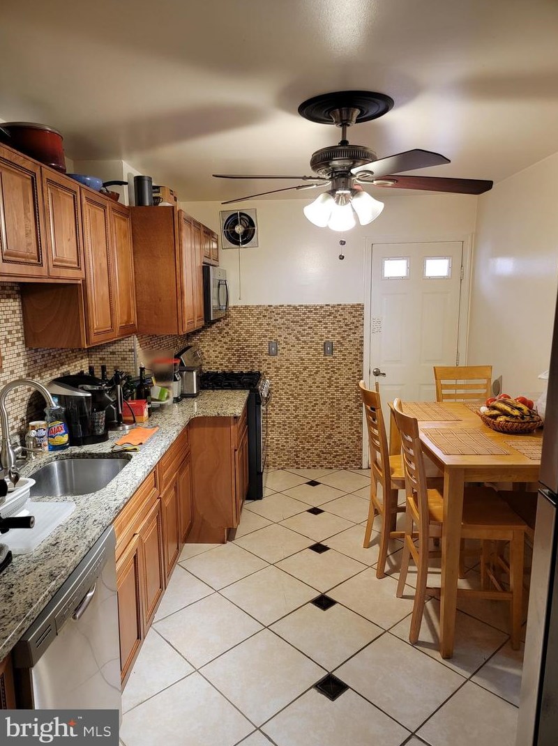 1920 Palethorp St, Philadelphia PA  19122-2304 exterior