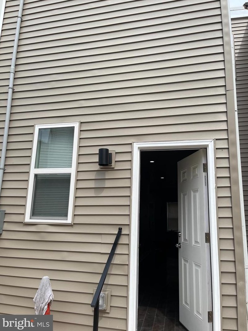 2460 Natrona St, Philadelphia PA  19132-3327 exterior