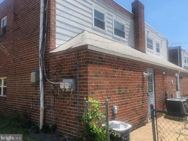 2218 Strahle St, Philadelphia PA  19152-2517 exterior