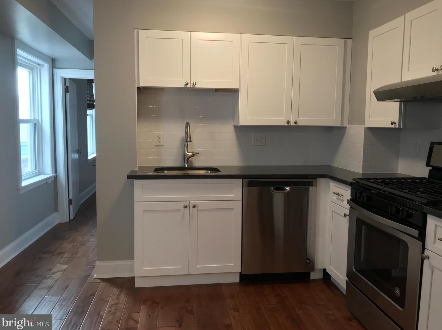 824 Christian St #3r, Philadelphia, PA 19147