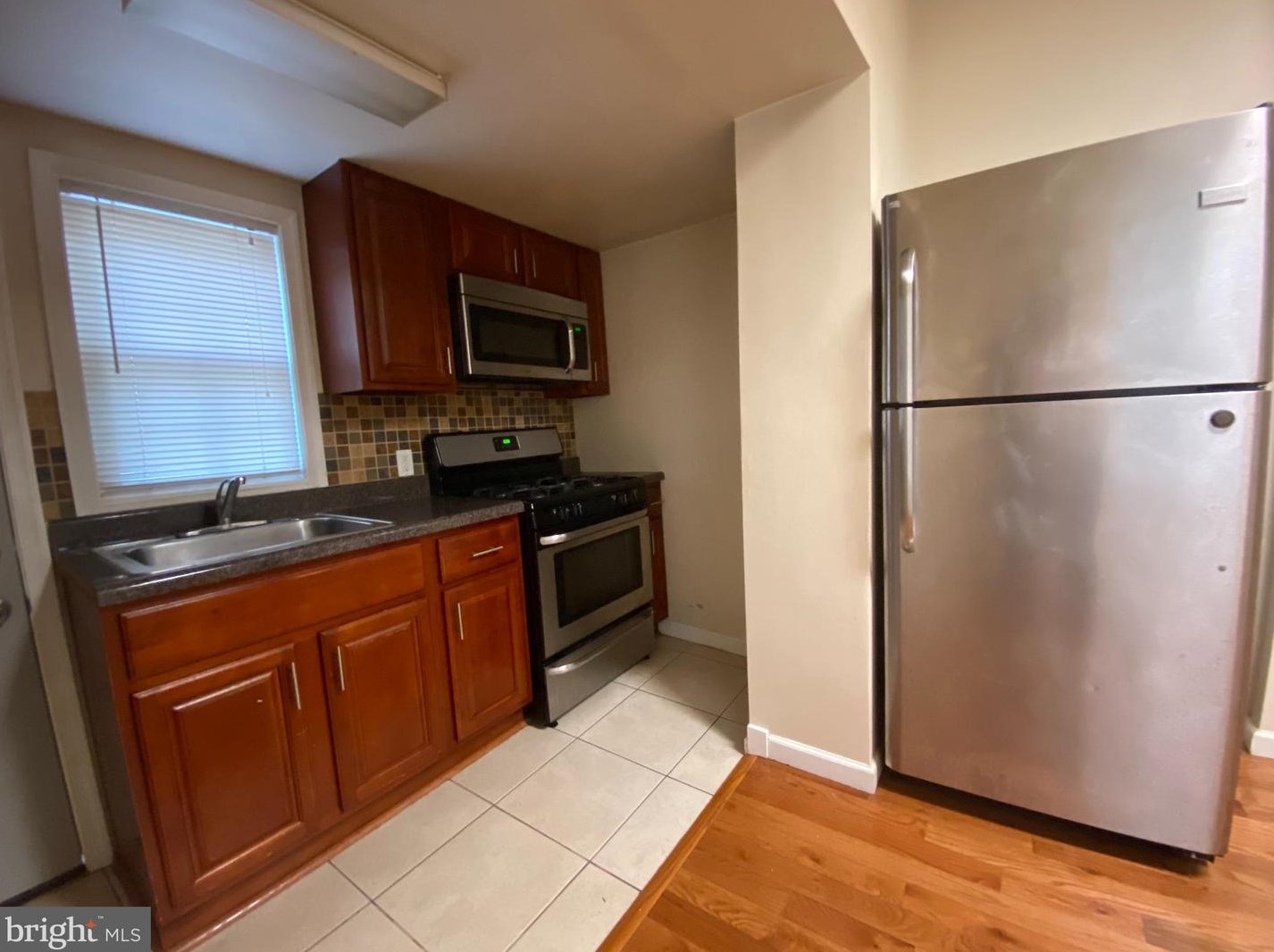 342 Gladstone St, Philadelphia PA  19148-3915 exterior