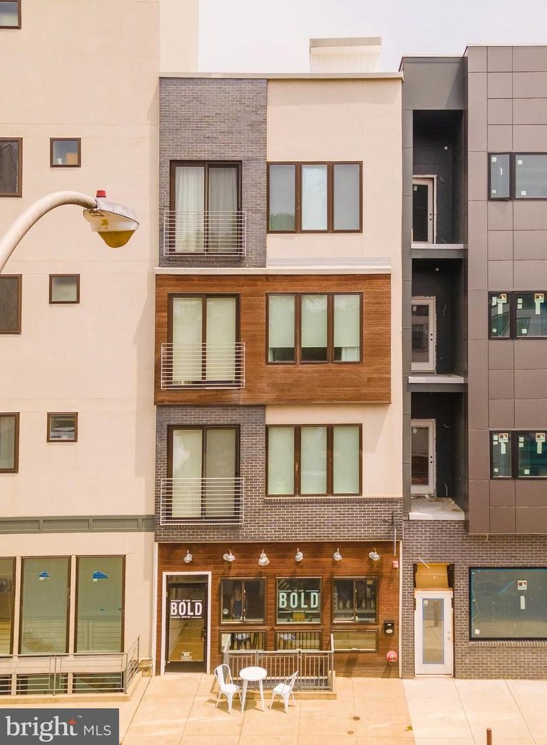 1623 Ridge Ave, Philadelphia PA  19130-2118 exterior