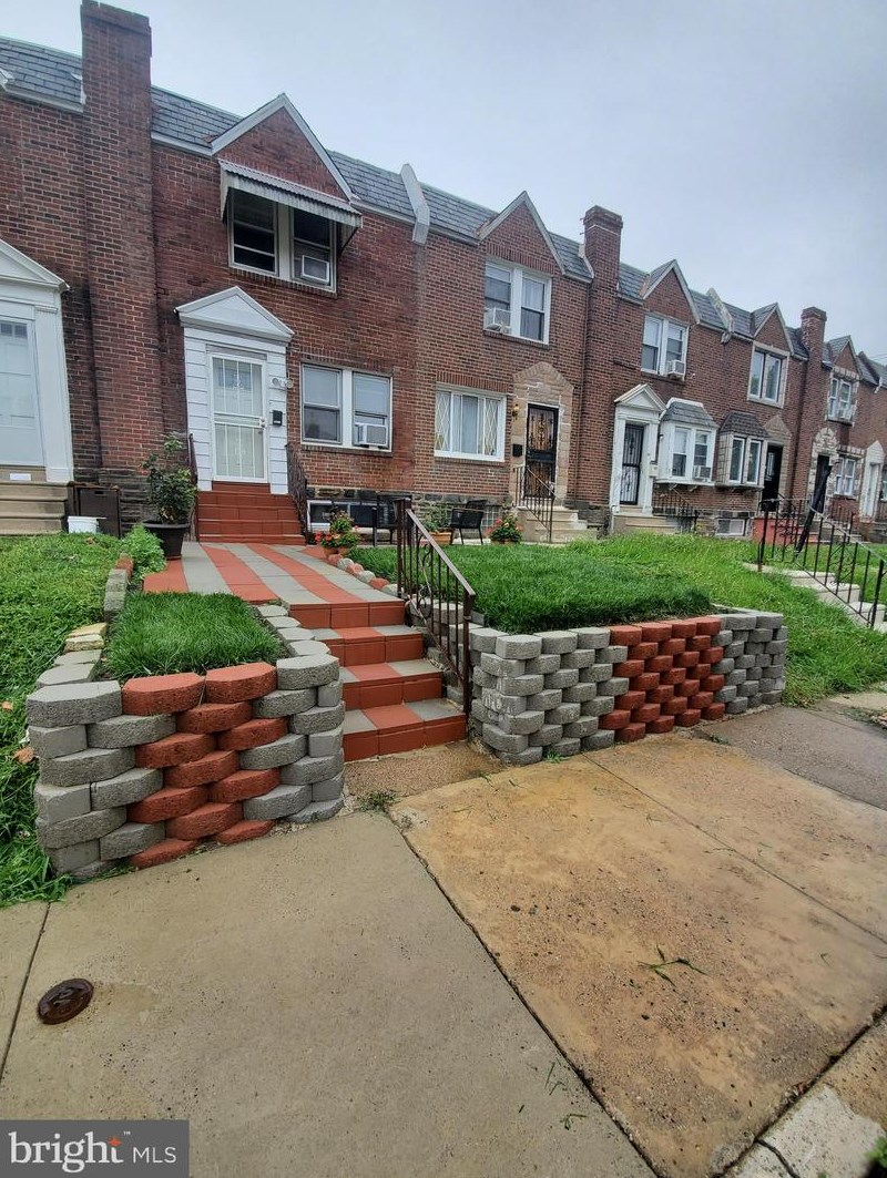 6011 Alma St, Philadelphia, PA 19149-3202