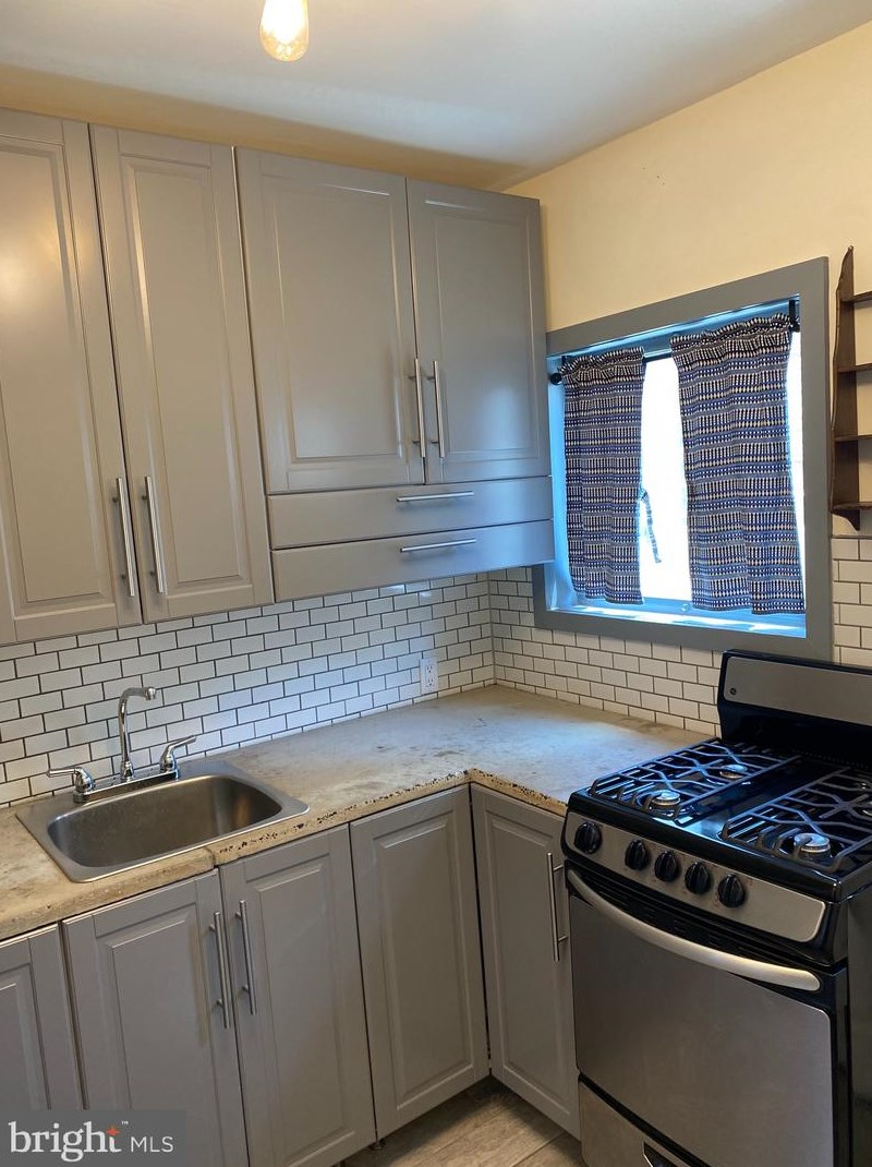 3145 Tilton St, Philadelphia, PA 19134