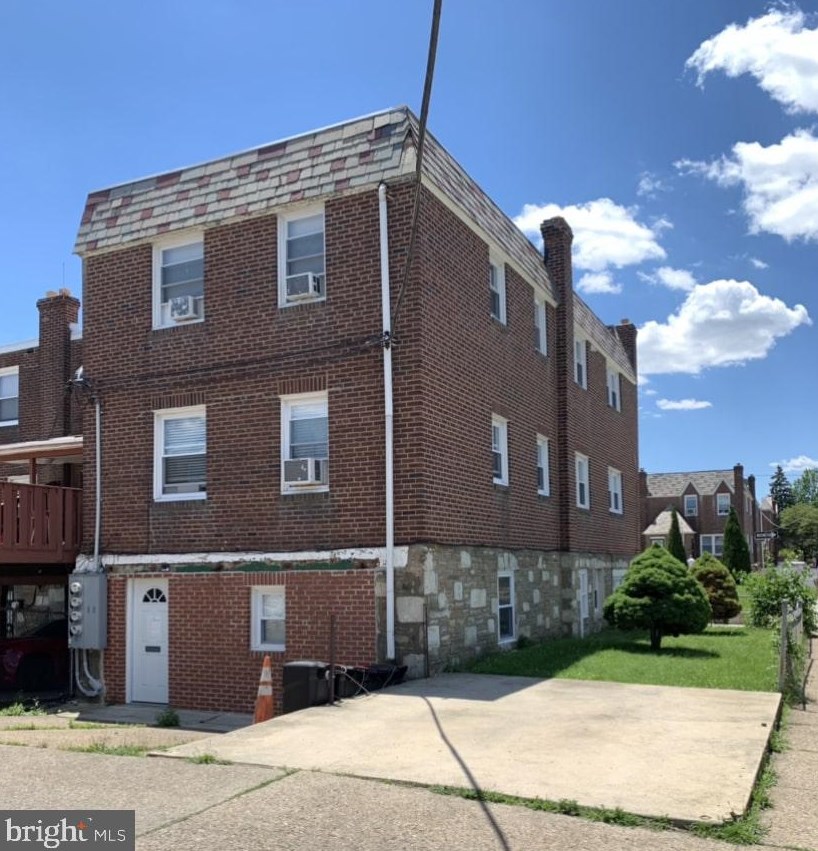 1201 Fanshawe St, Philadelphia, PA 19111-4923