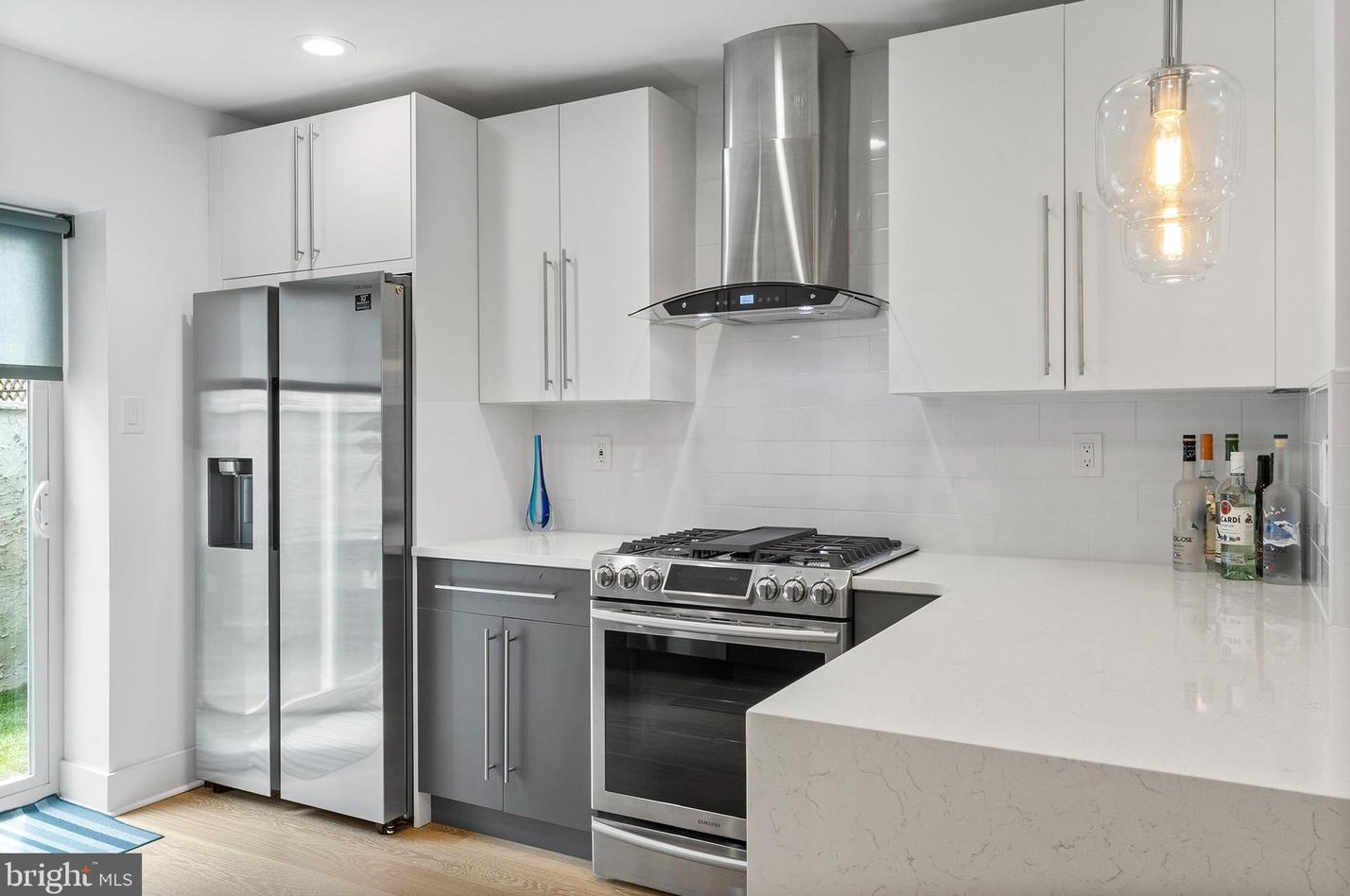 1010 Cross St, Philadelphia PA  19147-6314 exterior