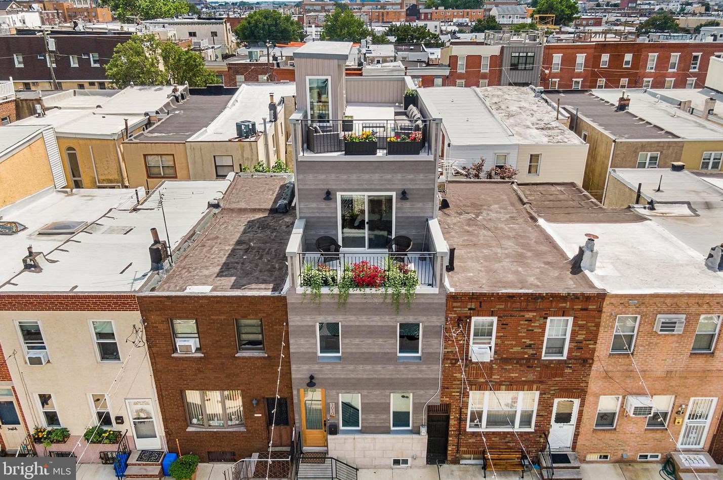 1010 Cross St, Philadelphia PA  19147-6314 exterior