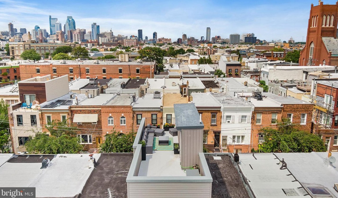 1010 Cross St, Philadelphia PA  19147-6314 exterior