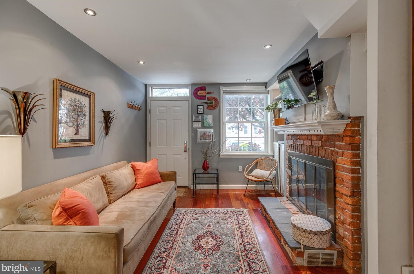 1121 Moyamensing Ave, Philadelphia PA  19147-5328 exterior