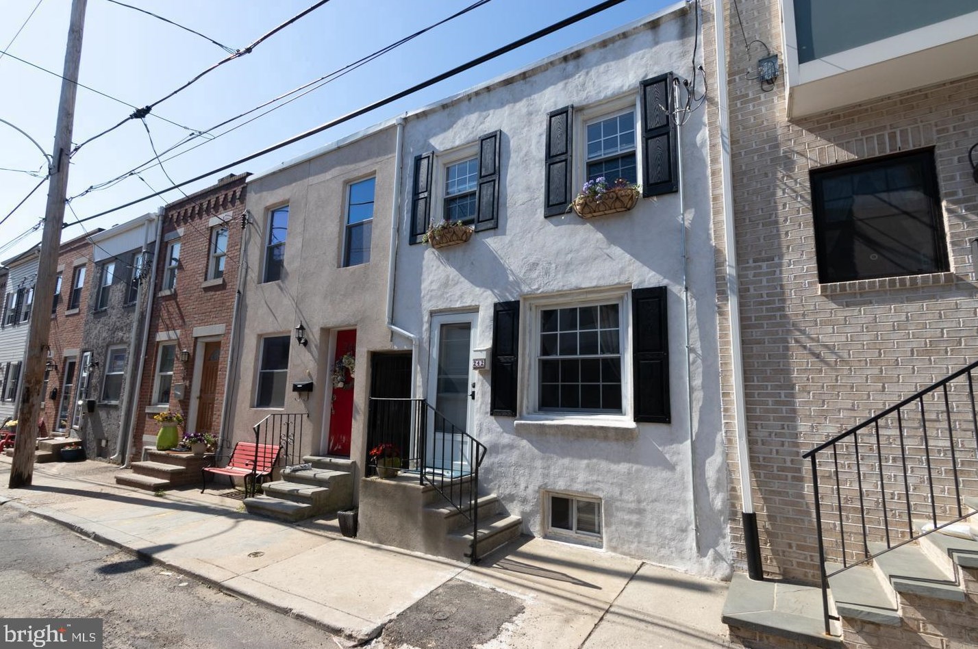 242 Wilder St, Philadelphia, PA 19147