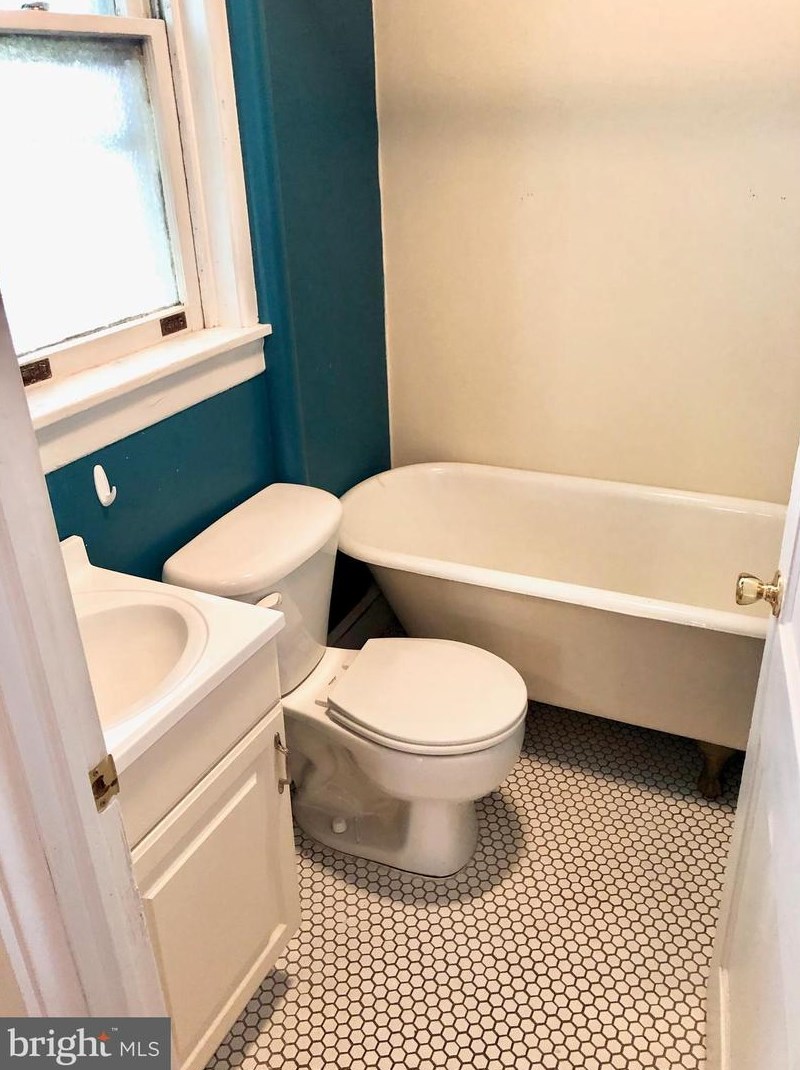 504 W Coulter St #3, Philadelphia, PA 19144