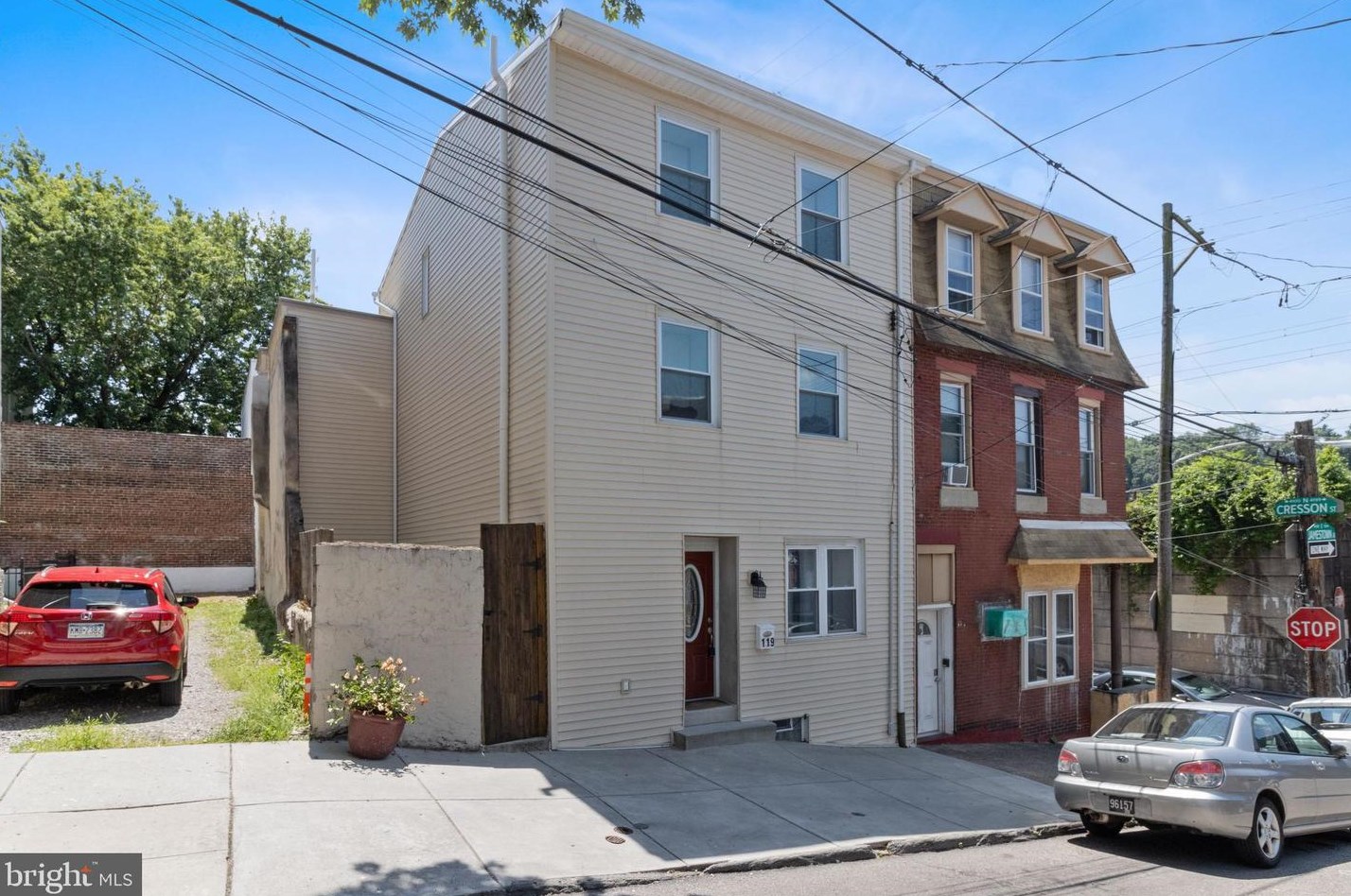 119 Jamestown St, Philadelphia, PA 19127-1613
