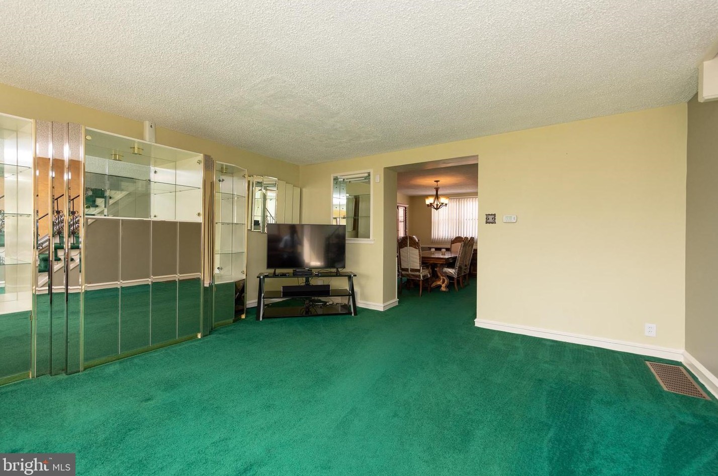 1729 Wynsam St, Philadelphia, PA 19138-1601