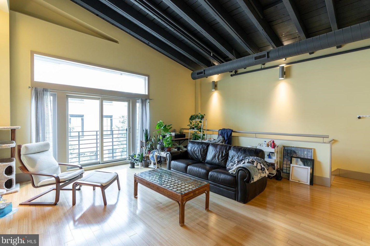 1132 Titan St, Philadelphia, PA 19147