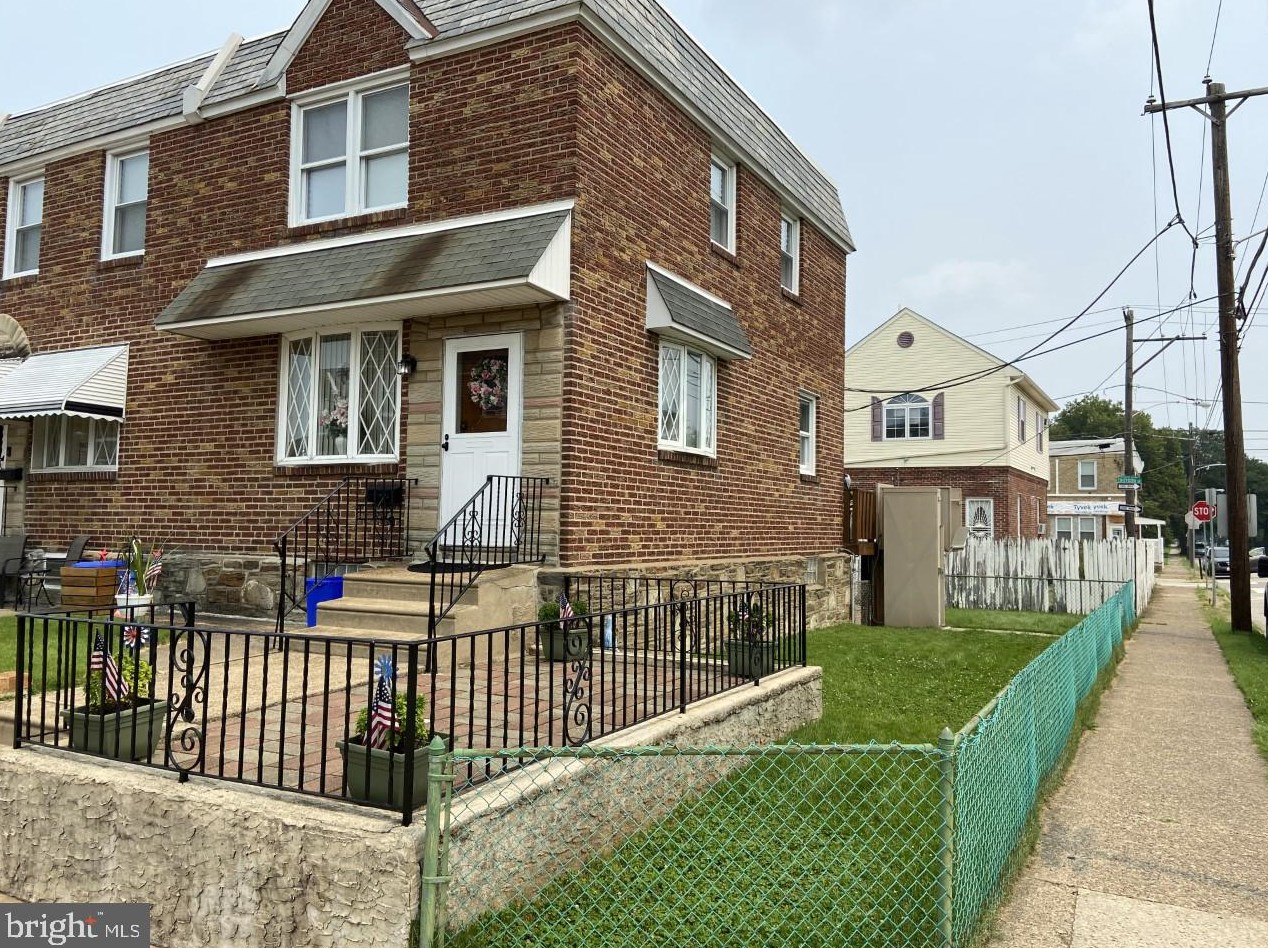 2635 Eddington St, Philadelphia, PA 19137-1509