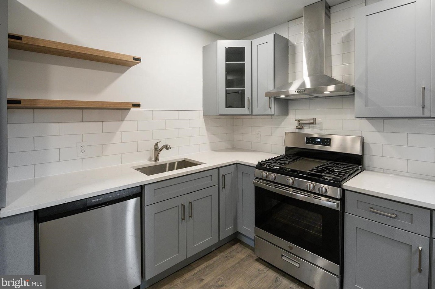 2140 E Clearfield St, Philadelphia, PA 19132
