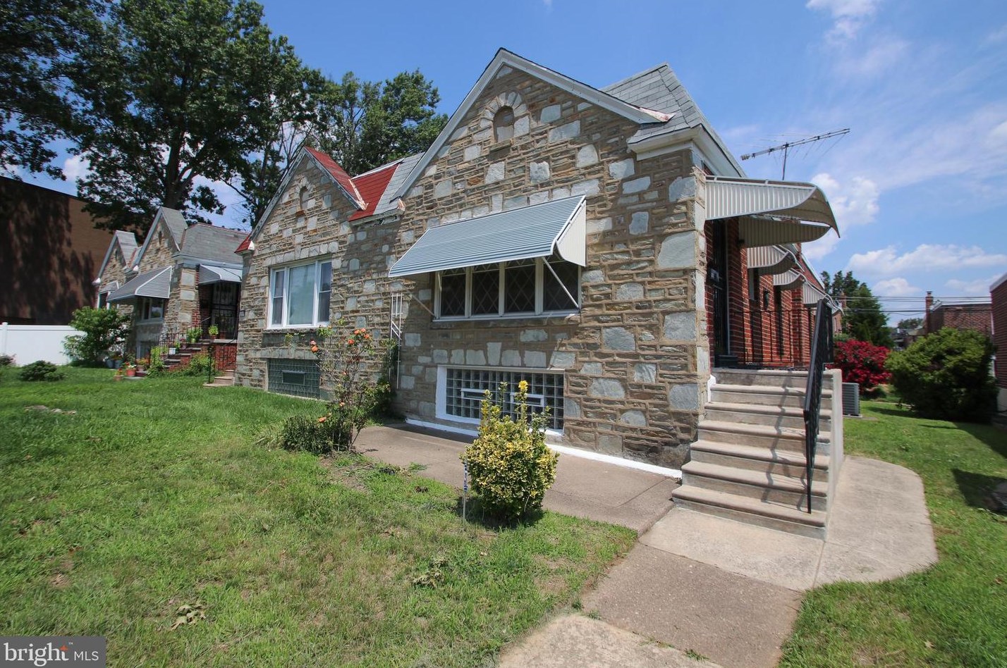 2313 Borbeck Ave, Philadelphia, PA 19152-3801