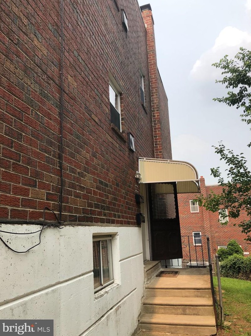 4213 Lackland Pl, Philadelphia, PA 19114-2121