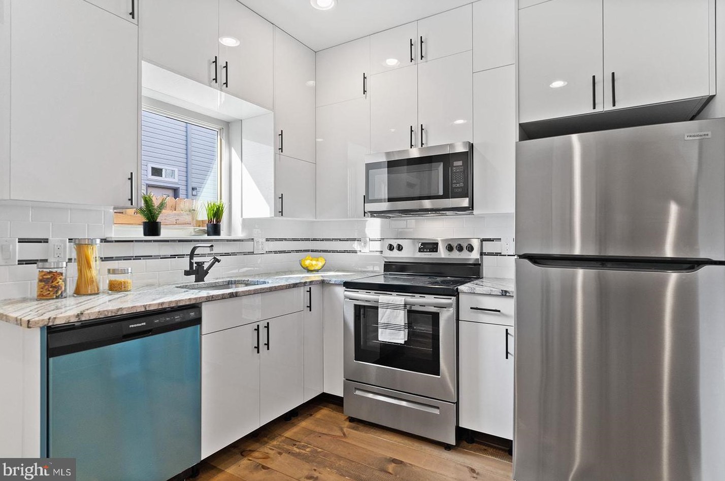 1505 Ringgold St, Philadelphia, PA 19146-4007