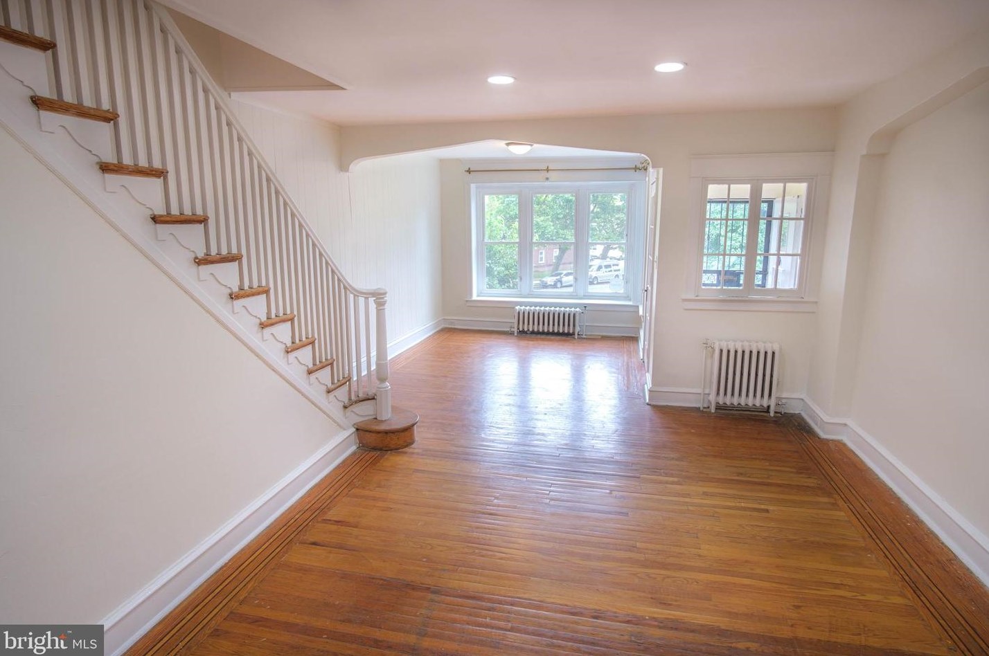 5705 Woodcrest Ave, Philadelphia PA  19131-2224 exterior