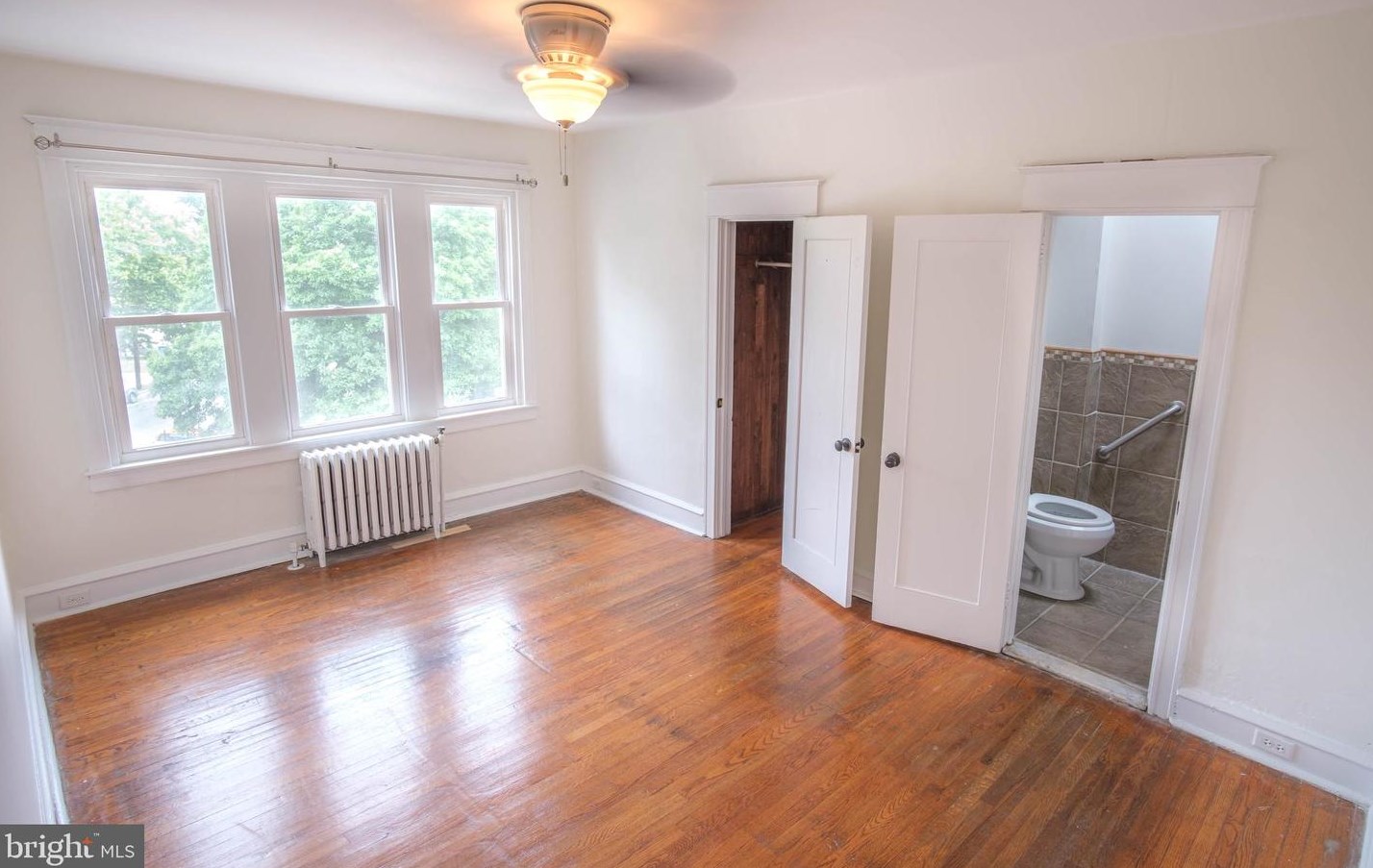 5705 Woodcrest Ave, Philadelphia PA  19131-2224 exterior