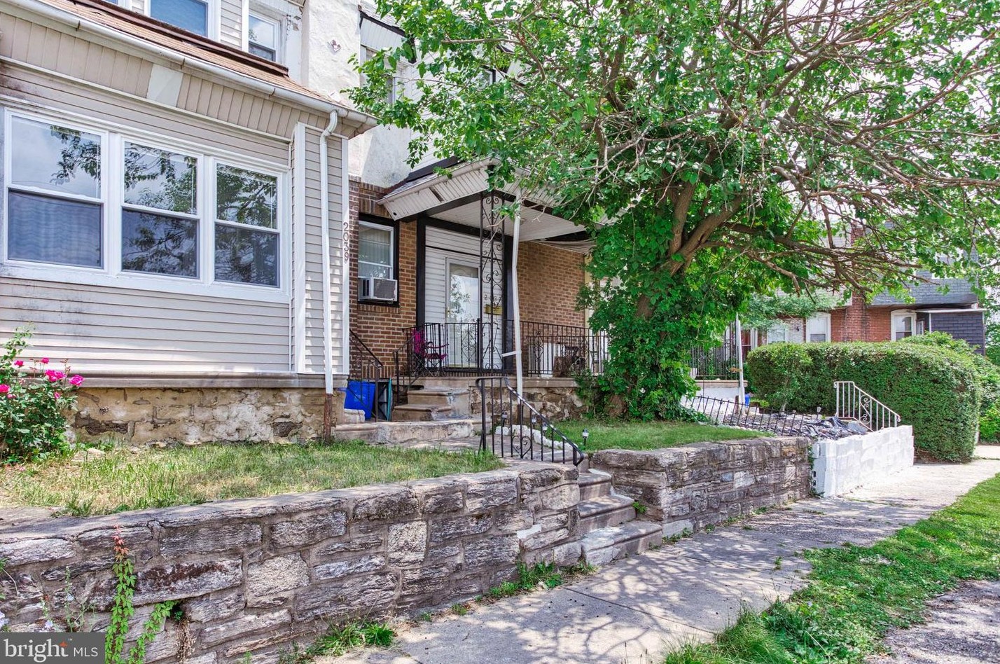 2039 Stenton Ave, Philadelphia PA  19138-3142 exterior