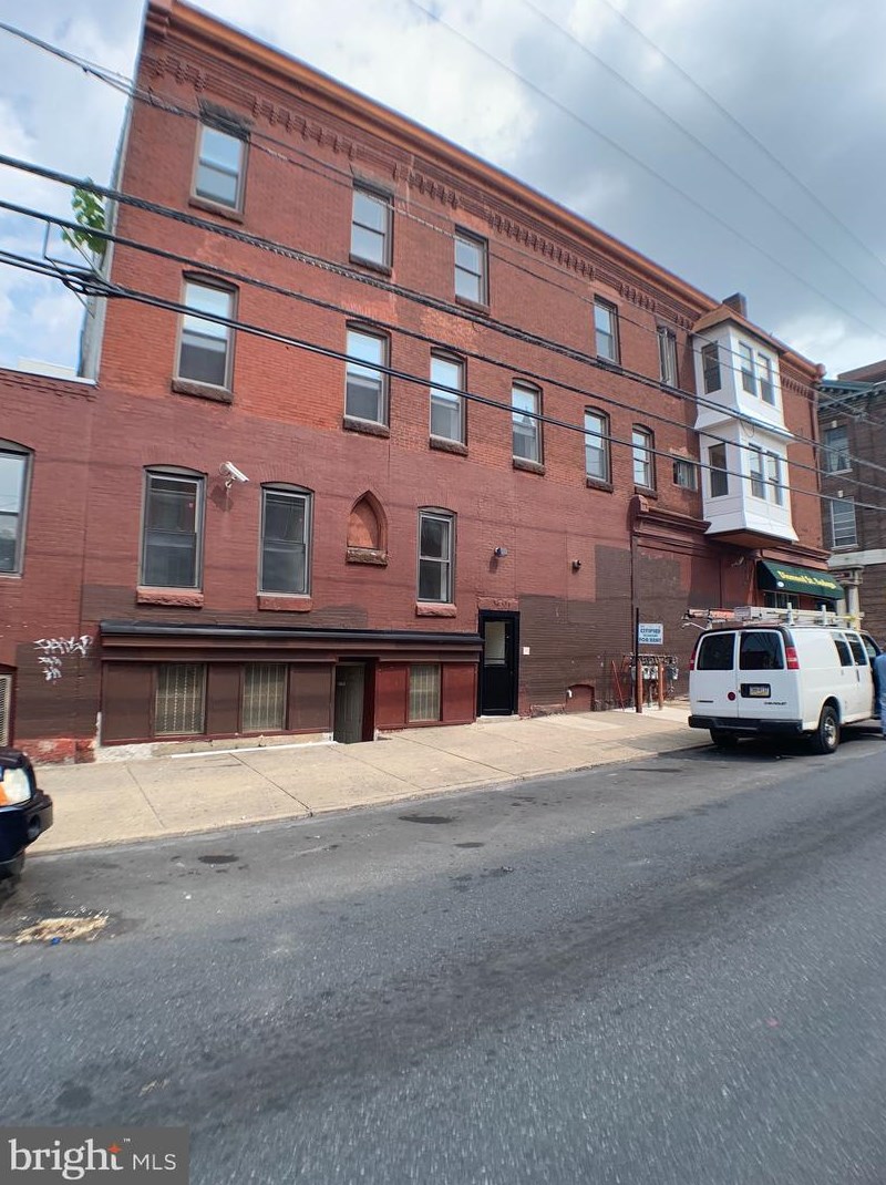 1643 W Diamond St, Philadelphia, PA 19121