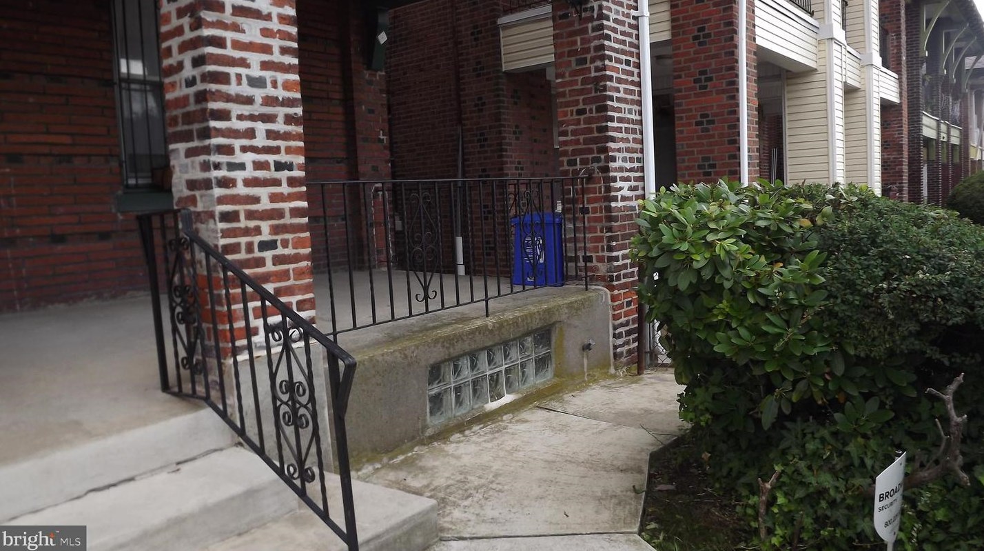 5302 Angora Ter, Philadelphia, PA 19143-3114