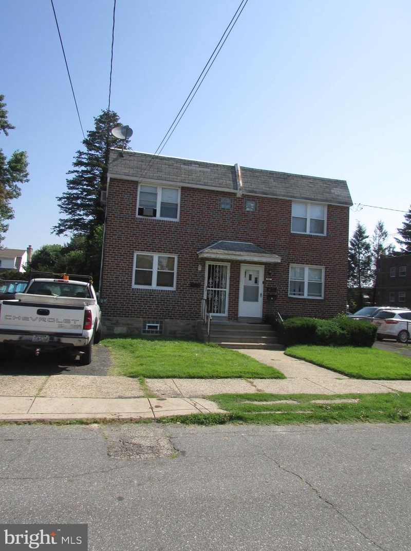 939 Afton St, Philadelphia, PA 19111-3207