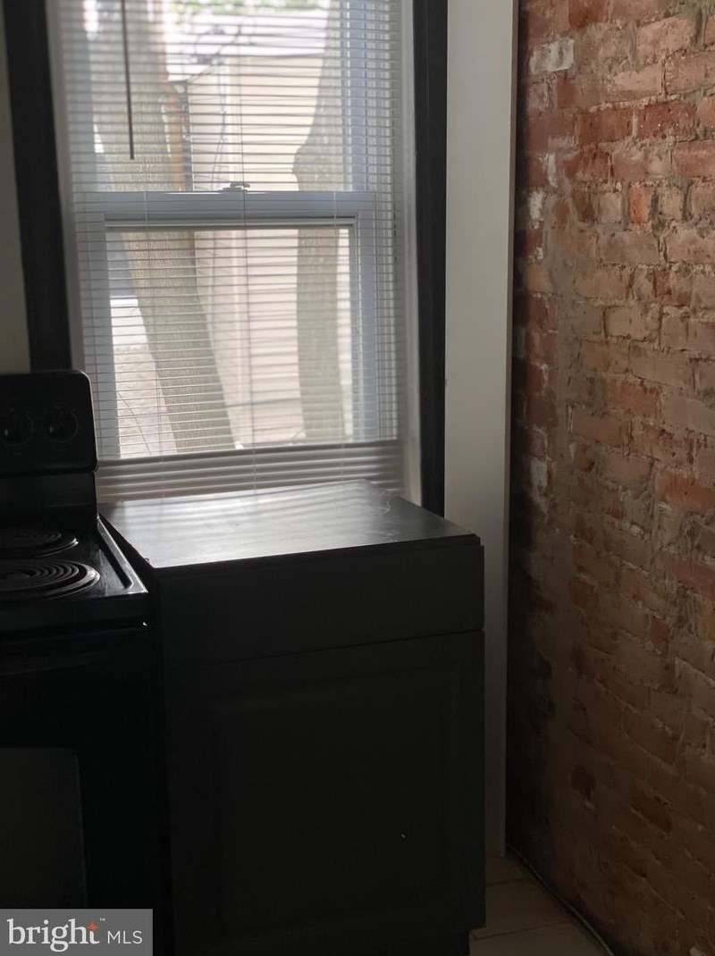 1302 Wishart St, Philadelphia PA  19132-2419 exterior