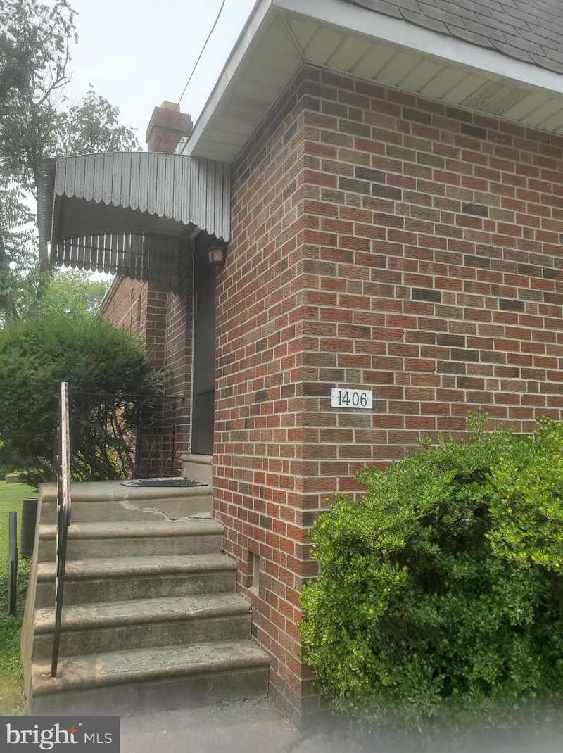 1406 Aldine St, Philadelphia, PA 19111-3705