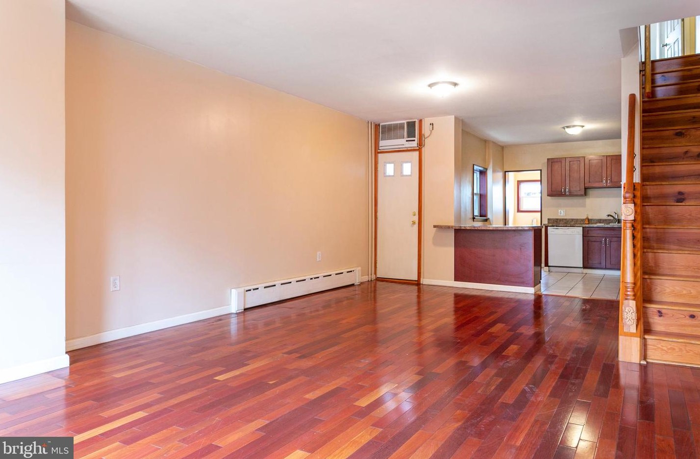 1833 Wolf St, Philadelphia, PA 19145-3724