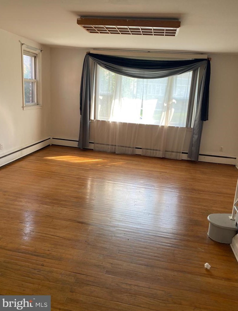 1715 Danforth St, Philadelphia, PA 19152-1801