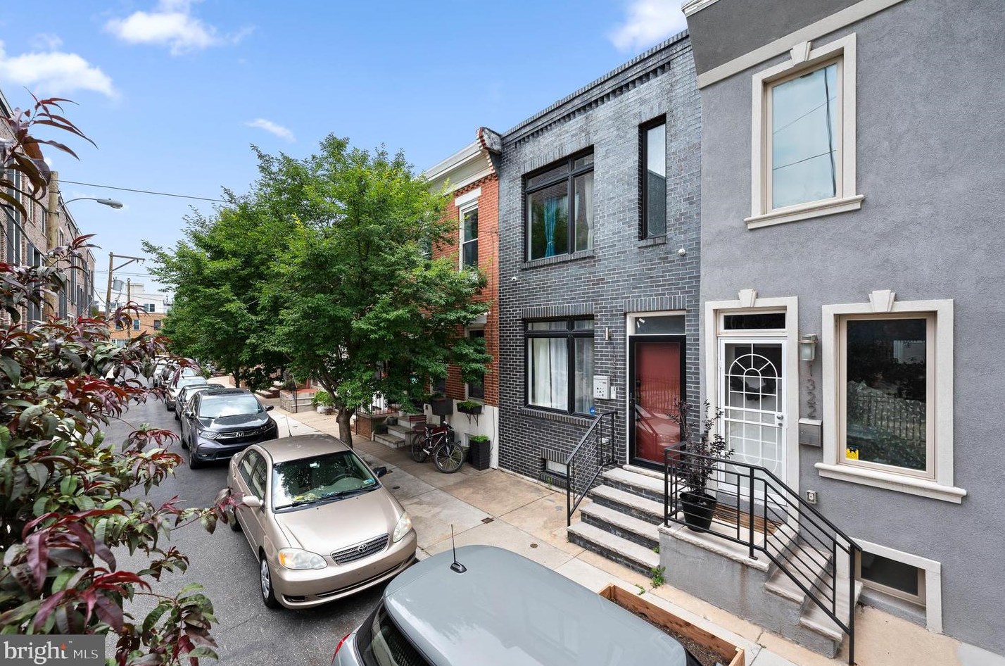 1324 Garnet St, Philadelphia PA  19146-4644 exterior