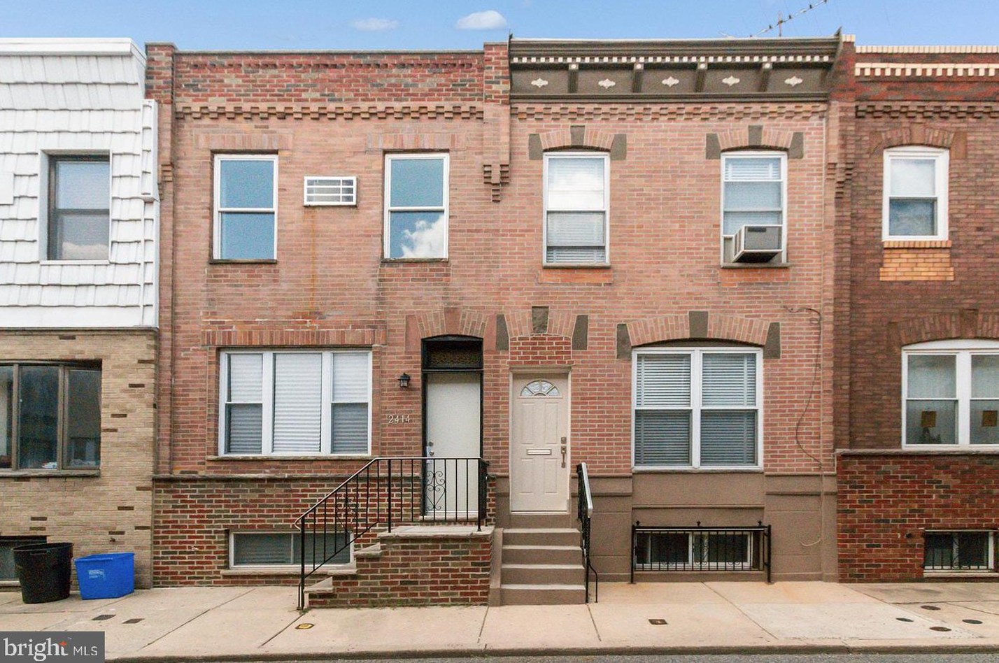 2414 S Alder St, Philadelphia, PA 19148