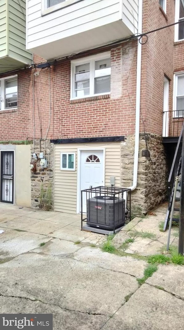 1516 Kinsdale St, Philadelphia PA  19126-2752 exterior
