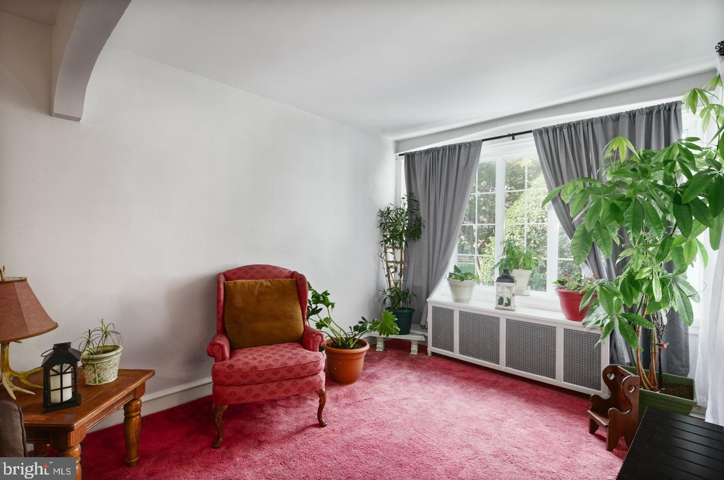 3327 Friendship St, Philadelphia, PA 19149-1619