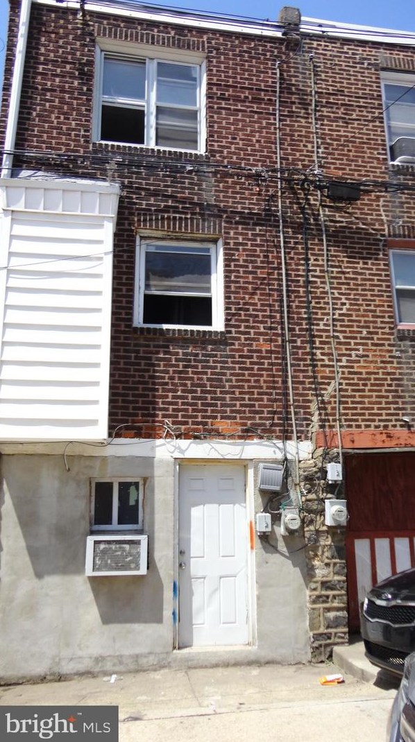 3903 Bennington St, Philadelphia, PA 19124-5421