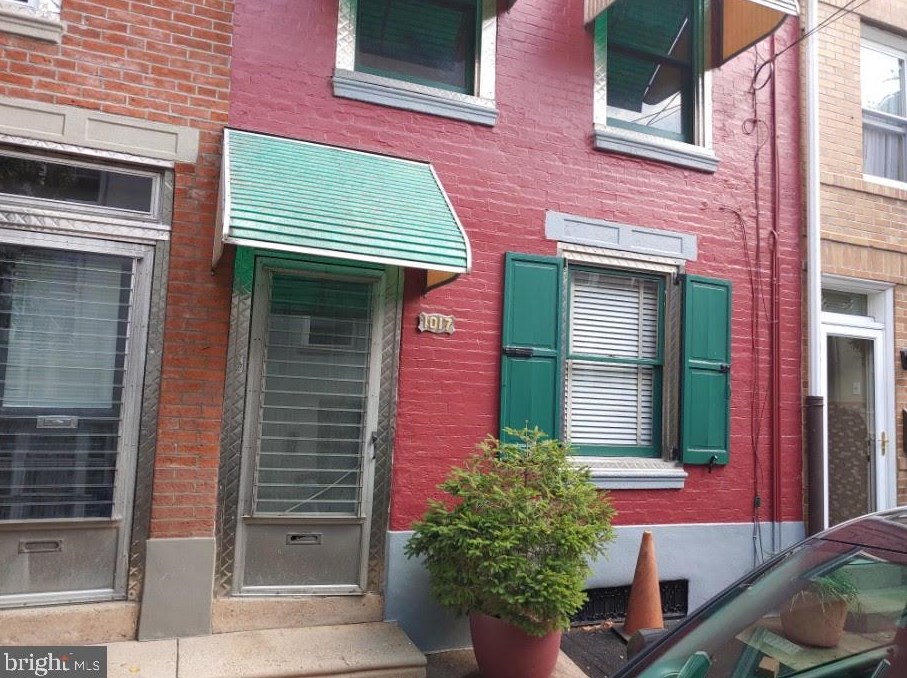 1017 Montrose St, Philadelphia, PA 19147-3719