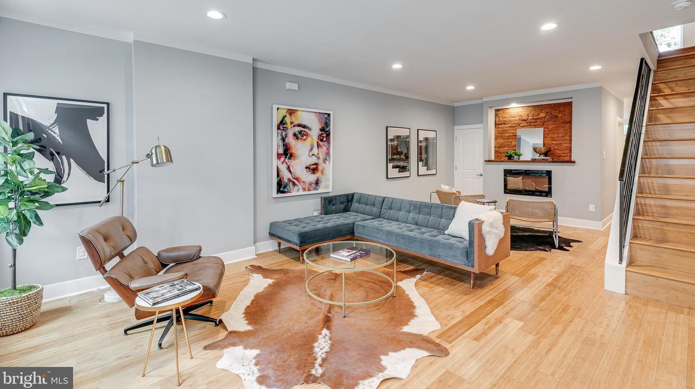 2056 Coral St, Philadelphia, PA 19125-1510