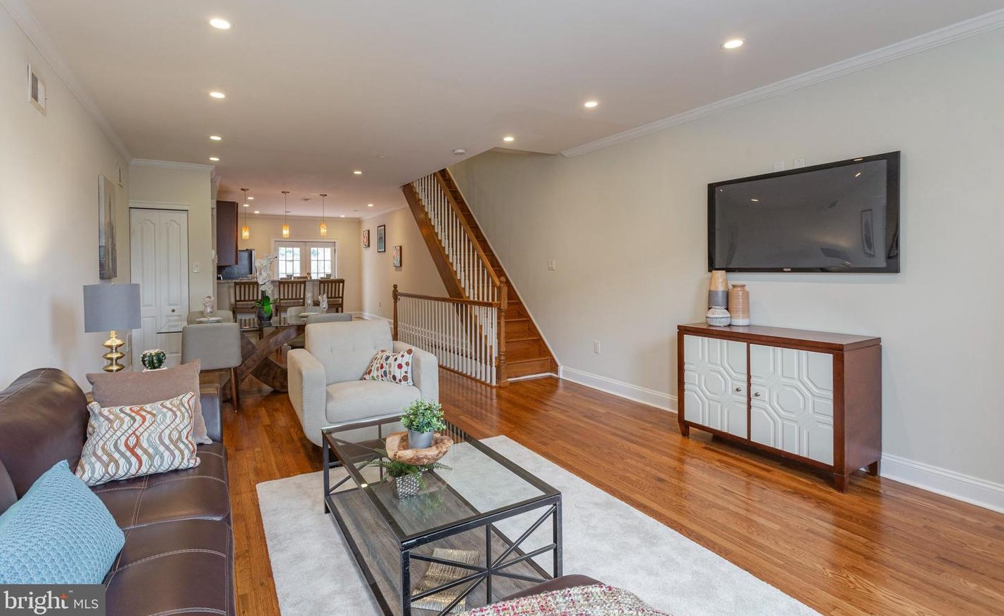 2031 S 10th St, Philadelphia, PA 19122