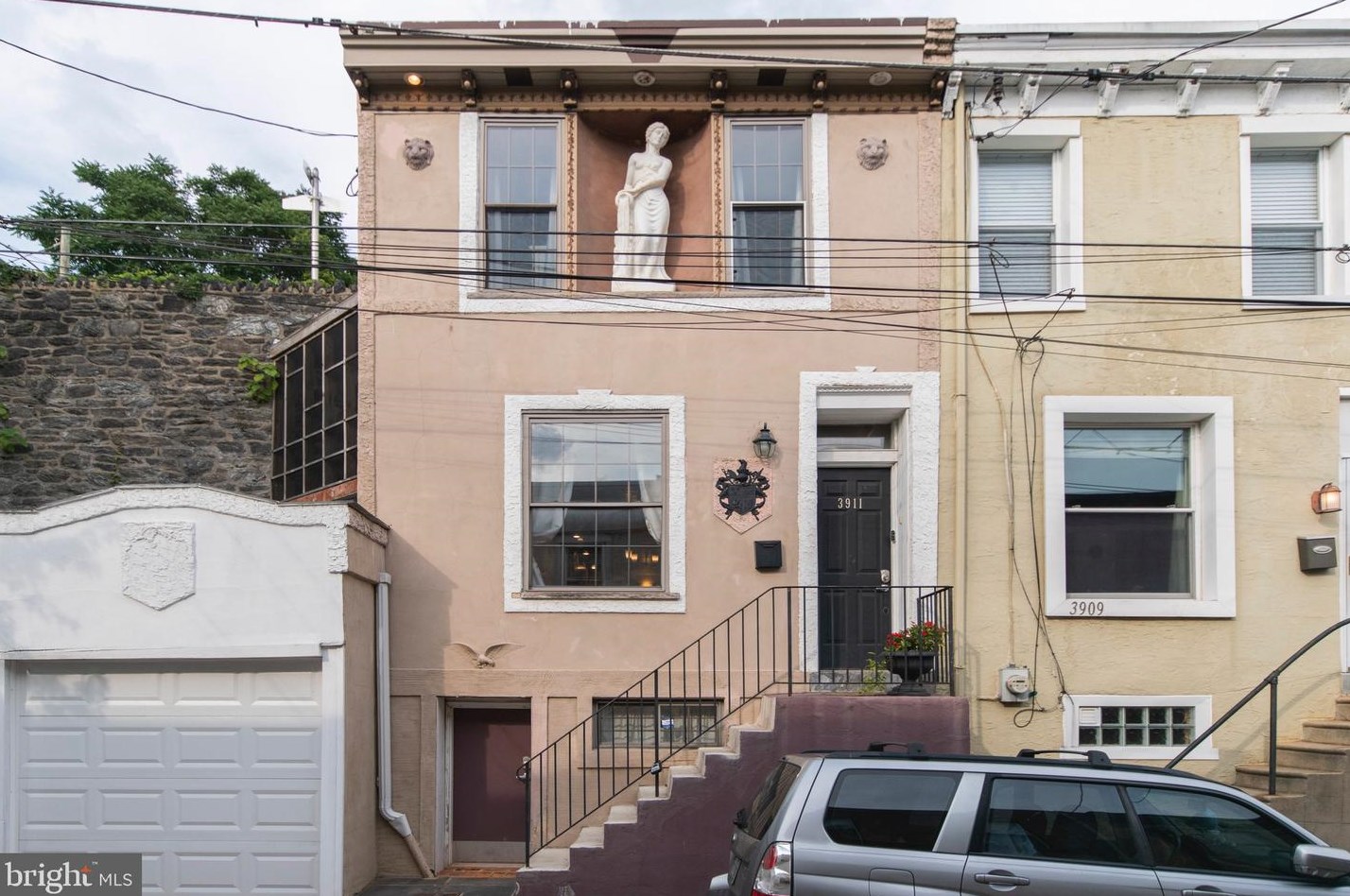3911 Manor St, Philadelphia, PA 19128-5224