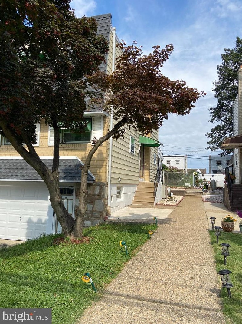 2843 Welsh Rd, Philadelphia, PA 19152