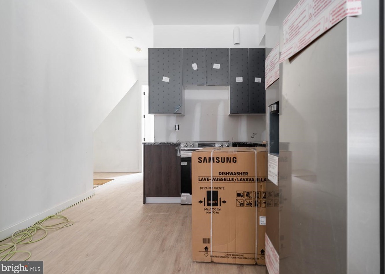 1306 N Front St #1r, Philadelphia, PA 19122