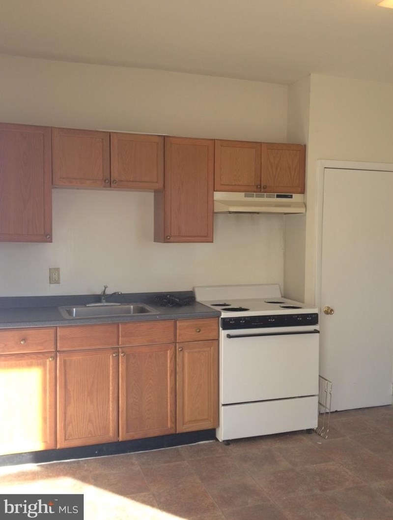 1305 N Lawrence St #1, Philadelphia, PA 19122