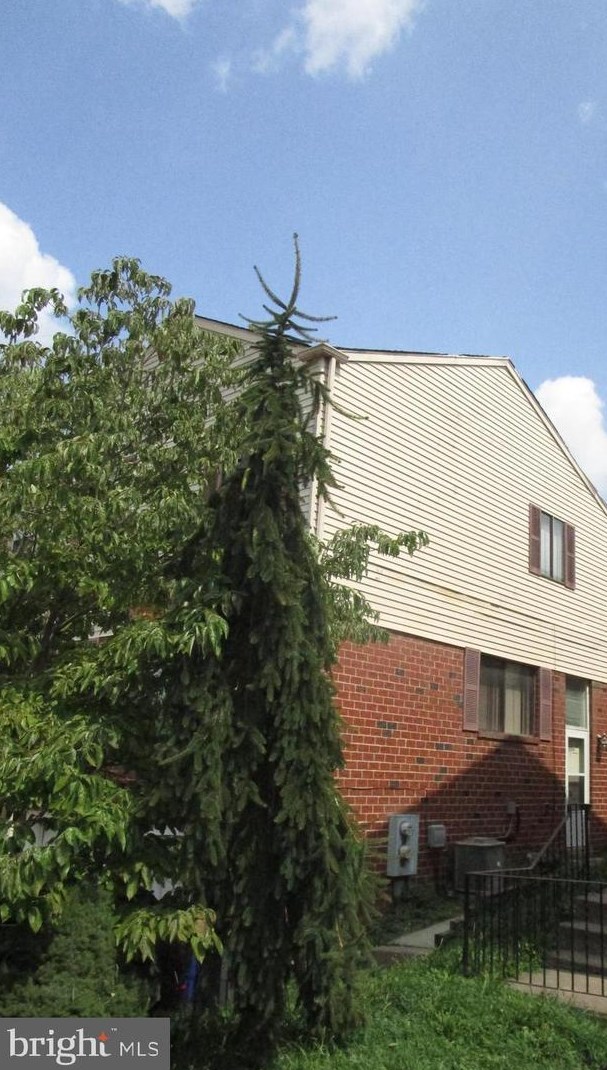 9369 Neil Rd, Philadelphia, PA 19115-4275