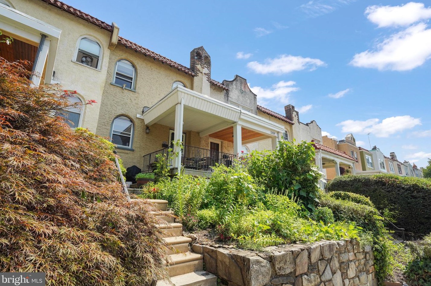3441 Vaux St, Philadelphia, PA 19129-1436