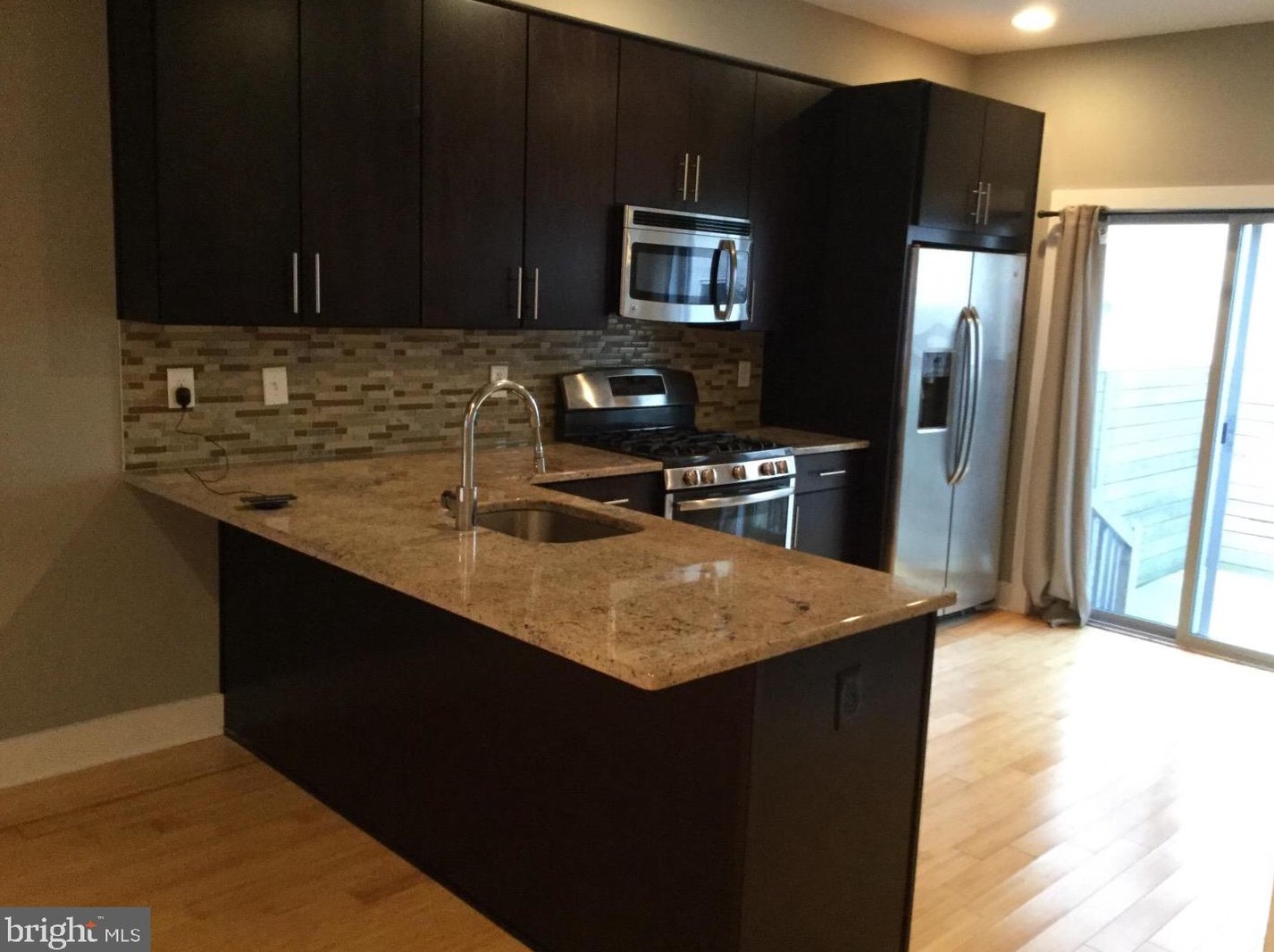 2550 Salmon St, Philadelphia PA  19125-4033 exterior